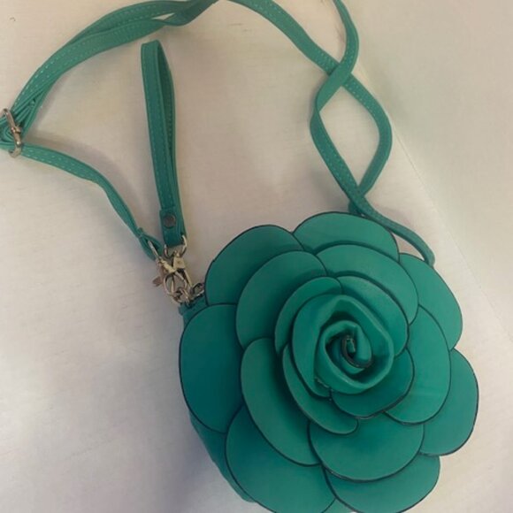 Flower Shaped Statement Piece crossbody bag/Purse in Teal - Picture 2 of 6